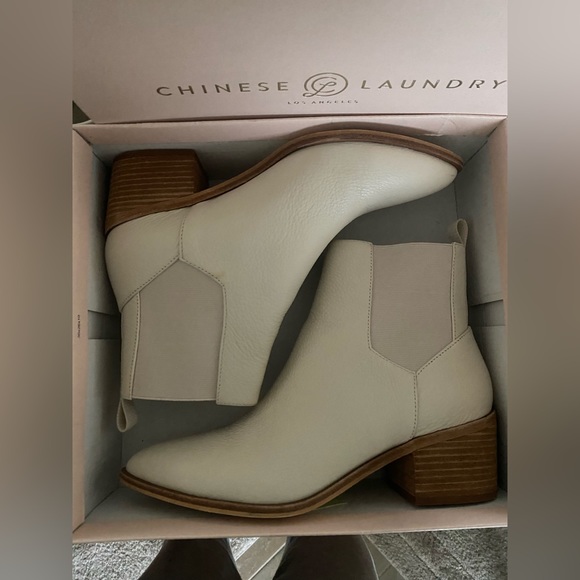 Chinese Laundry White Booties - Picture 1 of 3